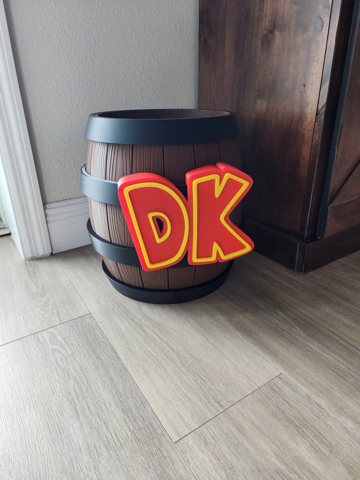 Donkey Kong Barrel Trash Can XXL