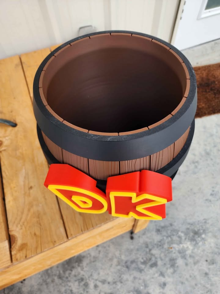 Donkey Kong Barrel Trash Can XXL