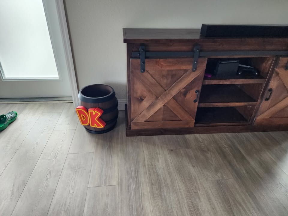 Donkey Kong Barrel Trash Can XXL